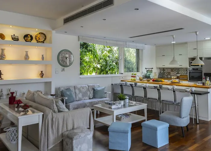 Marisol Kiti Villa *