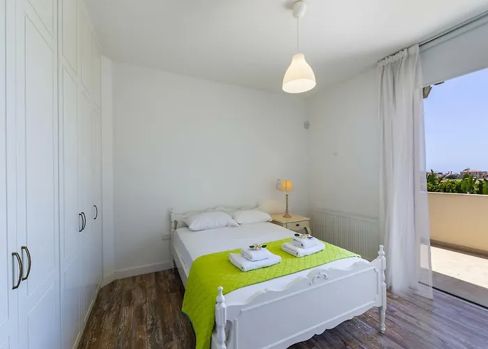 Marisol Kiti Villa *