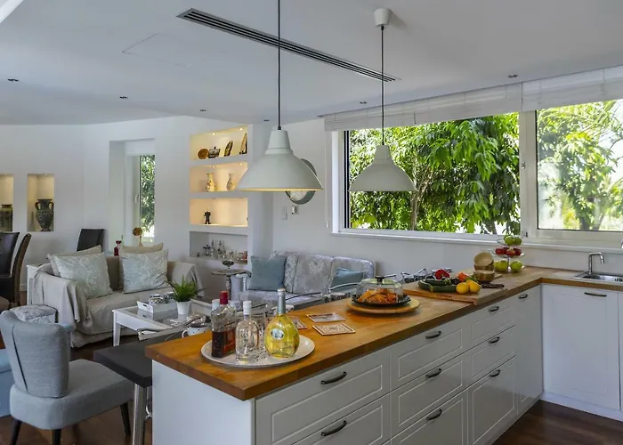 Marisol Kiti Villa *