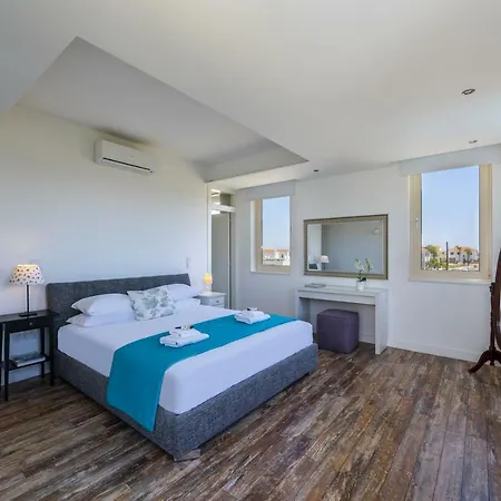 Marisol Kiti * Lárnaka