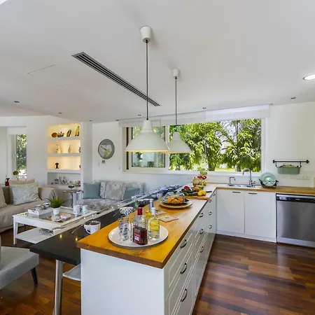 Marisol Kiti Villa *