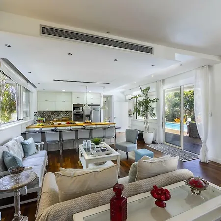 Marisol Kiti Larnaca