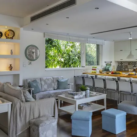 Marisol Kiti Villa *