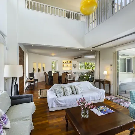 Marisol Kiti Larnaca